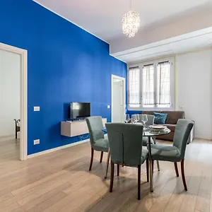 Apartment Guesthost - Station Renovated, Milan